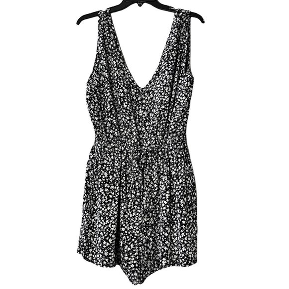 Ark & Co Dresses & Skirts - Madden Girl Floral Printed Sleeveless Romper Overall Black Size XXL